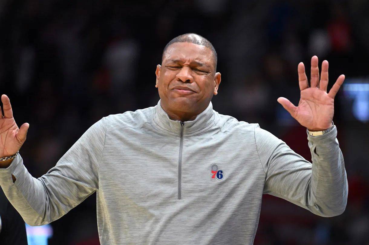 关于洛杉矶湖人加时末段调整名单，志在CBA季后赛名次提升，气氛紧张，医务组通报恢复的信息